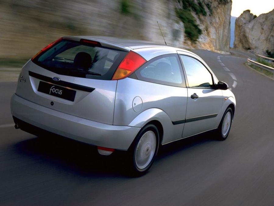  Ford Focus 3-Door 1998 года  (фото 20 из 21)